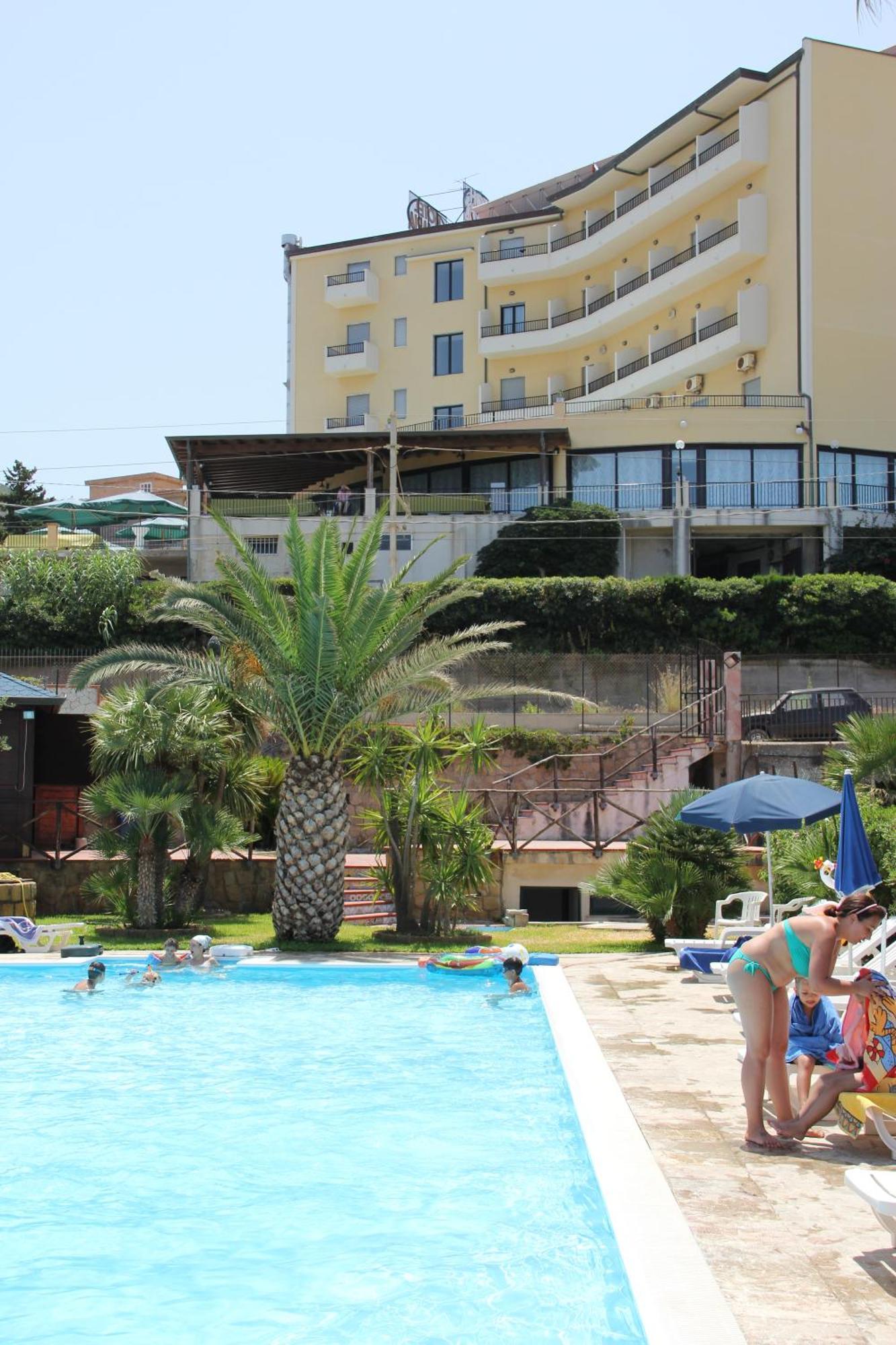 Hotel Za Maria Santo Stefano di Camastra Exterior foto